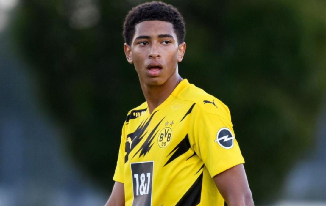 14轮不胜！佛罗伦萨客场1-3遭萨索洛逆转，沃尔帕托传射（佛罗伦萨苦吞14轮不胜，客场1-3被萨索洛翻盘，沃尔帕托一传一射立功）