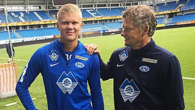 恍如隔世，巴萨上一次在诺坎普比赛法蒂双响，登贝莱助攻（时过境迁，巴萨上回诺坎普之战法蒂梅开二度，登贝莱送助攻）