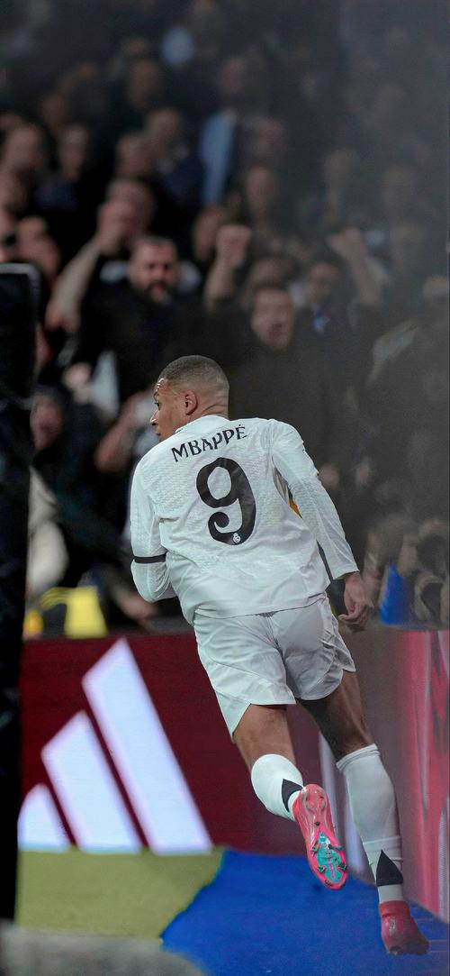 基耶利尼：相信伊尔迪兹会留队很多年；DV9受伤不会影响引援（基耶利尼：坚信伊尔迪兹将长期留队；DV9伤情不影响引援计划）