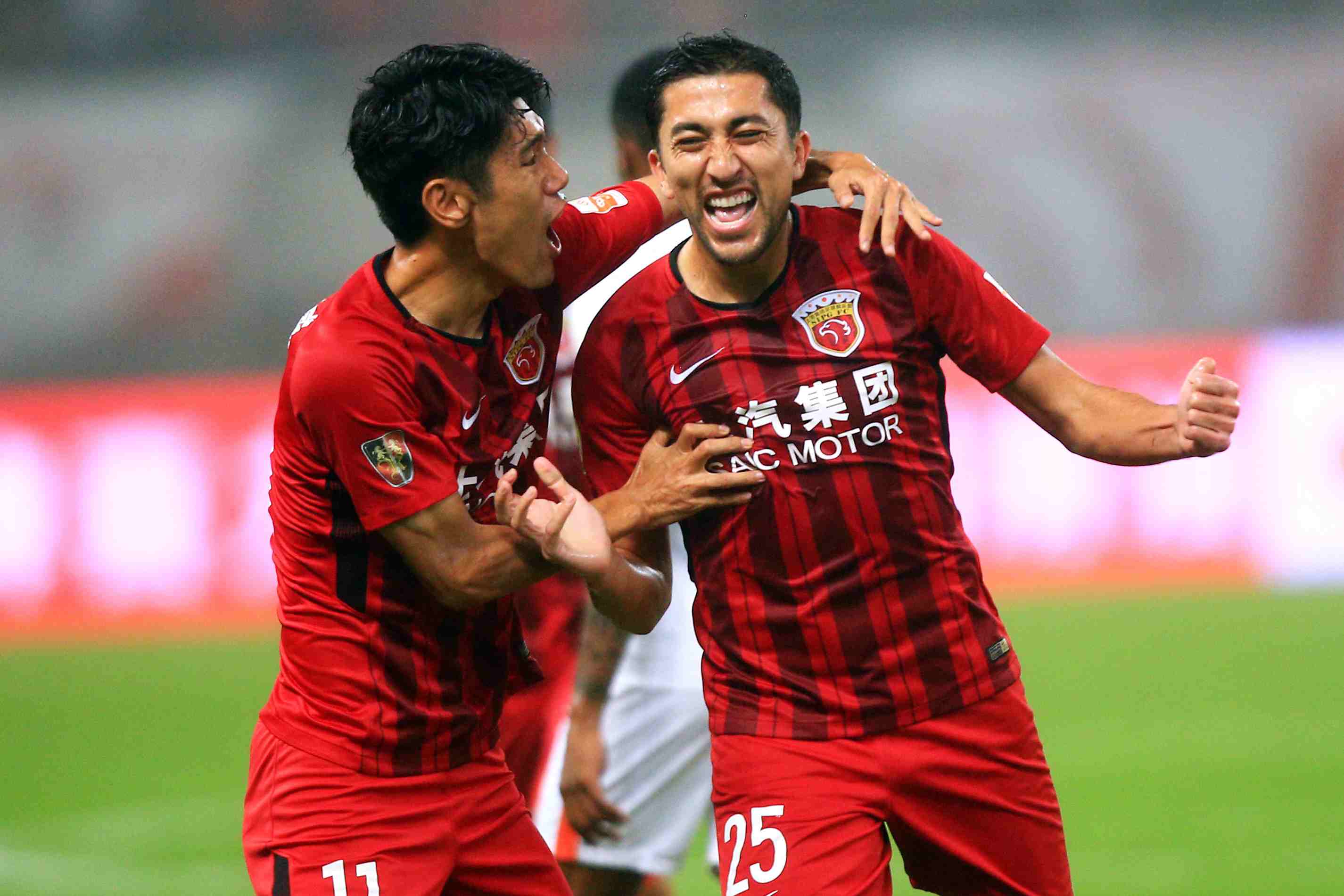 TA：莫斯克拉的贡献远不止是“临时救火”，他完全封锁了凯恩（TA：莫斯克拉的作用远超救急，他把凯恩彻底锁死）