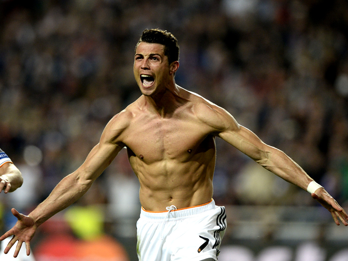 评论丨2025赛季中超联赛落幕：足球的“冷”和群众的“热”（评论丨2025中超收官：赛场遇冷，民间升温）