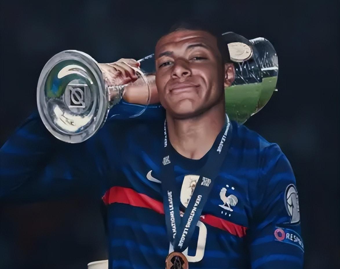 阿利松：我们仍支持主教练，相信他能帮我们扭转局势（阿利松：全队仍力挺主帅，坚信他能扭转颓势）