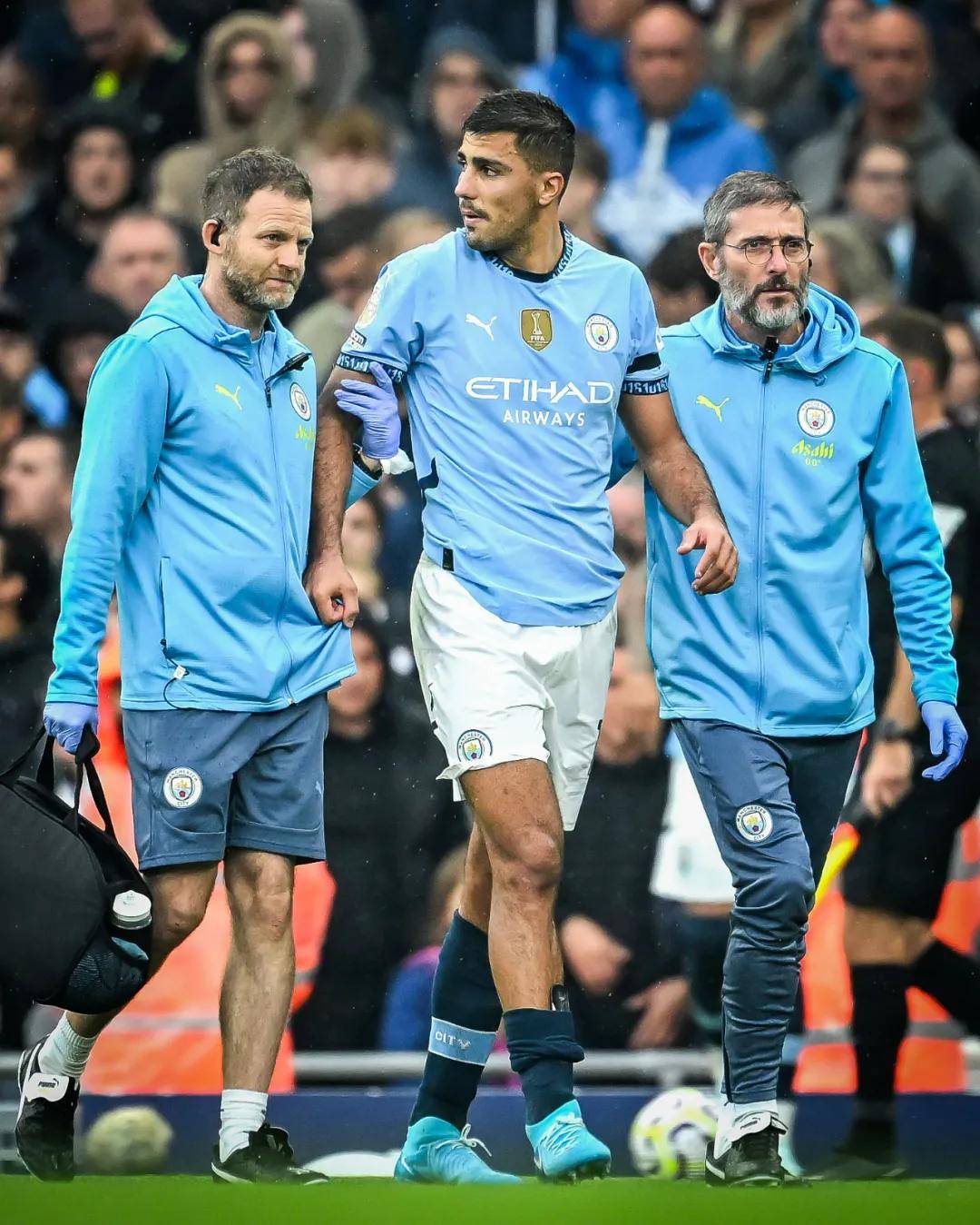 拜仁总监：确实联系过安东尼，还没有为欧冠打阿森纳而紧张（拜仁总监：已与安东尼沟通，欧冠战阿森纳暂不紧张）