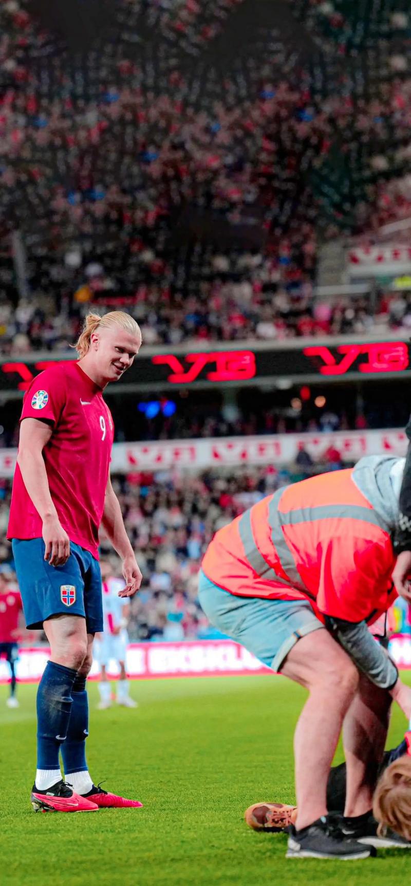 法比奥：这是我的第一个联赛金靴，我会全情投入创造更多奇迹（法比奥首夺联赛金靴：将全力以赴书写更多奇迹）