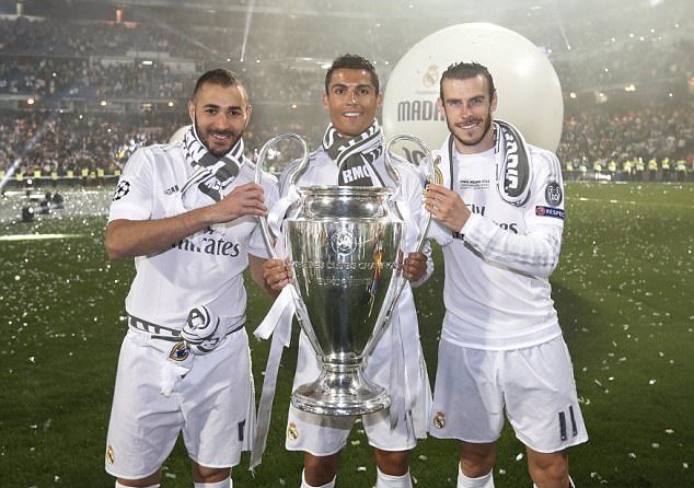 今日能否破荒？伊萨克时隔一个月再次代表利物浦登场（时隔一月再披利物浦战袍，伊萨克今日能否打破进球荒？）