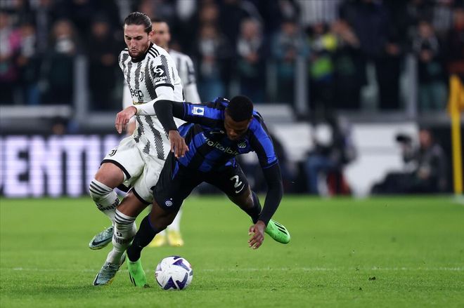 巧妙化解尴尬！曼城5-4富勒姆赛后，瓜迪奥拉用段子代替指责（笑谈取代苛责：曼城5-4富勒姆后，瓜迪奥拉机智化解尴尬）