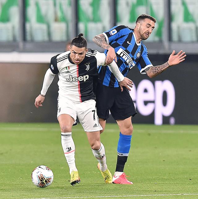 诺伊尔：补时进2球让大家松一口气，是否续约明年3月再考虑（诺伊尔：伤停补时连进两球缓解压力，续约事宜暂定明年3月再议）