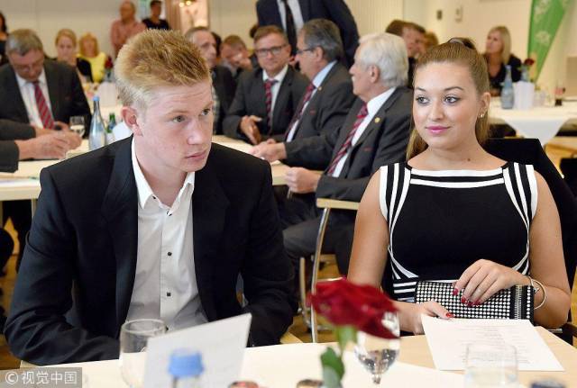 埃梅里社媒发文：我们持续突破这支团队的极限，携手共进（埃梅里社媒发声：携手并进，持续打破团队极限）